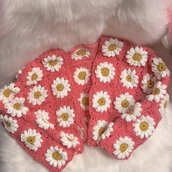 🩷PRICE IS FIRM🩷Crochet Daisy Cardigan New Excellent Condition - Picture 7 of 8